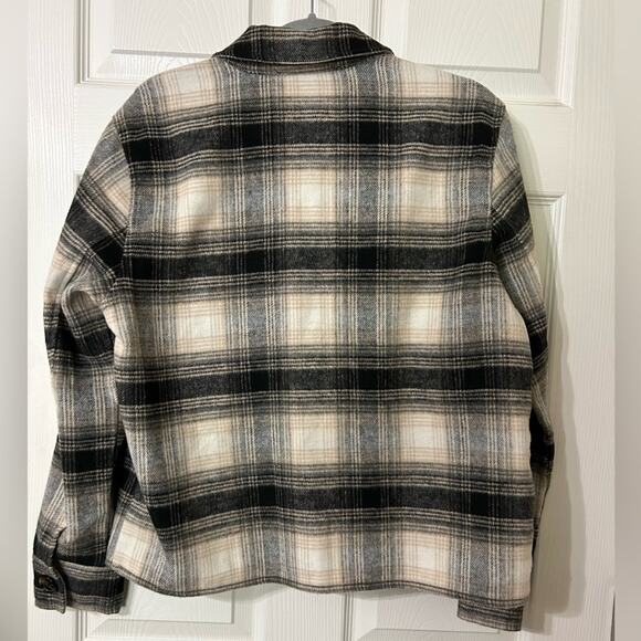 BB DAKOTA by STEVE MADDEN Plaid Flannel Boxy Shacket Size M - Picture 2 of 8